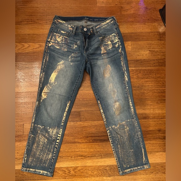 Soho Curvy Cropped Boyfriend Jeans size 4 
Lightly loved
NEW YORK AND CO - Picture 1 of 4